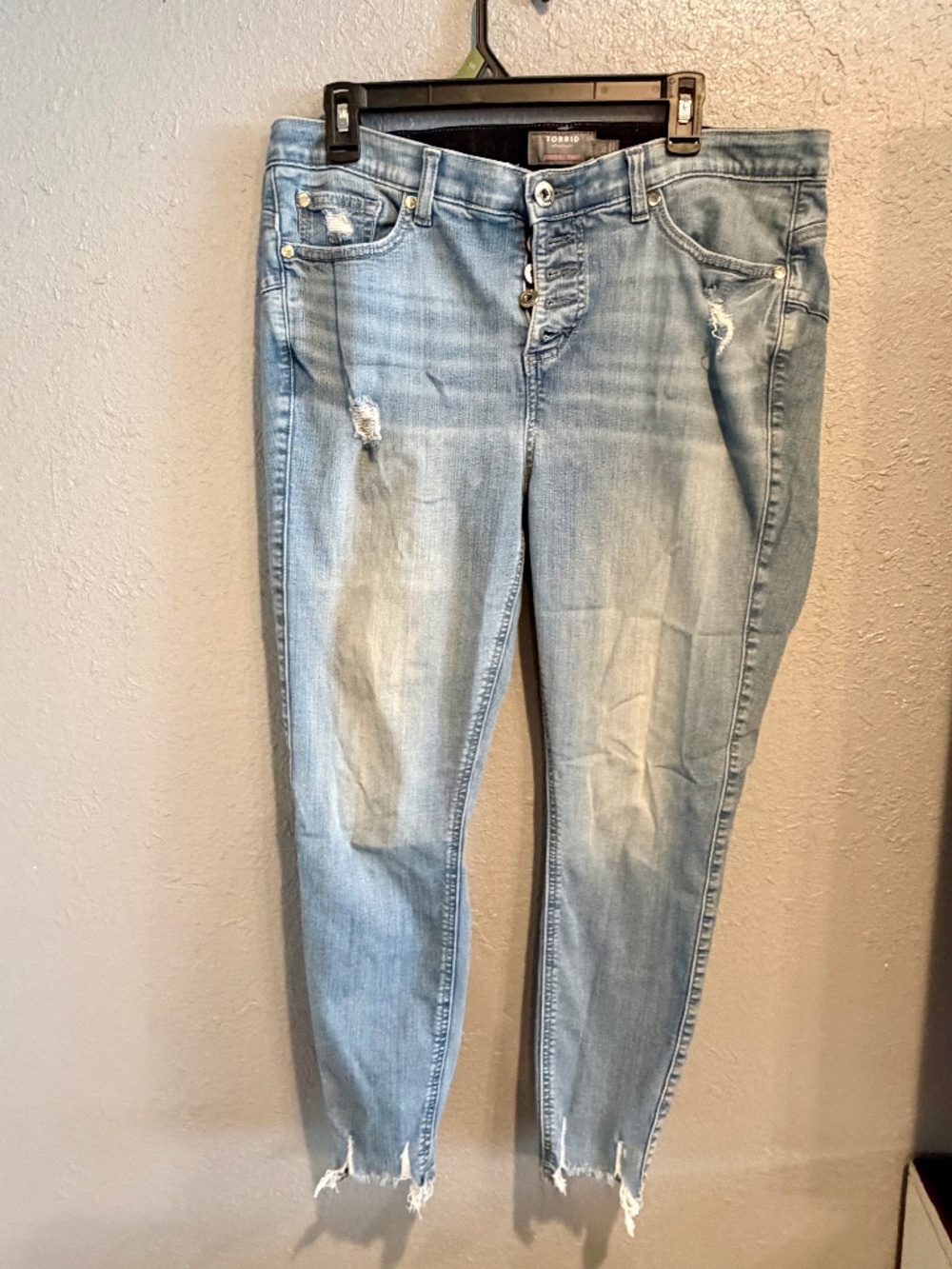 Torrid bombshell skinny button fly jeans